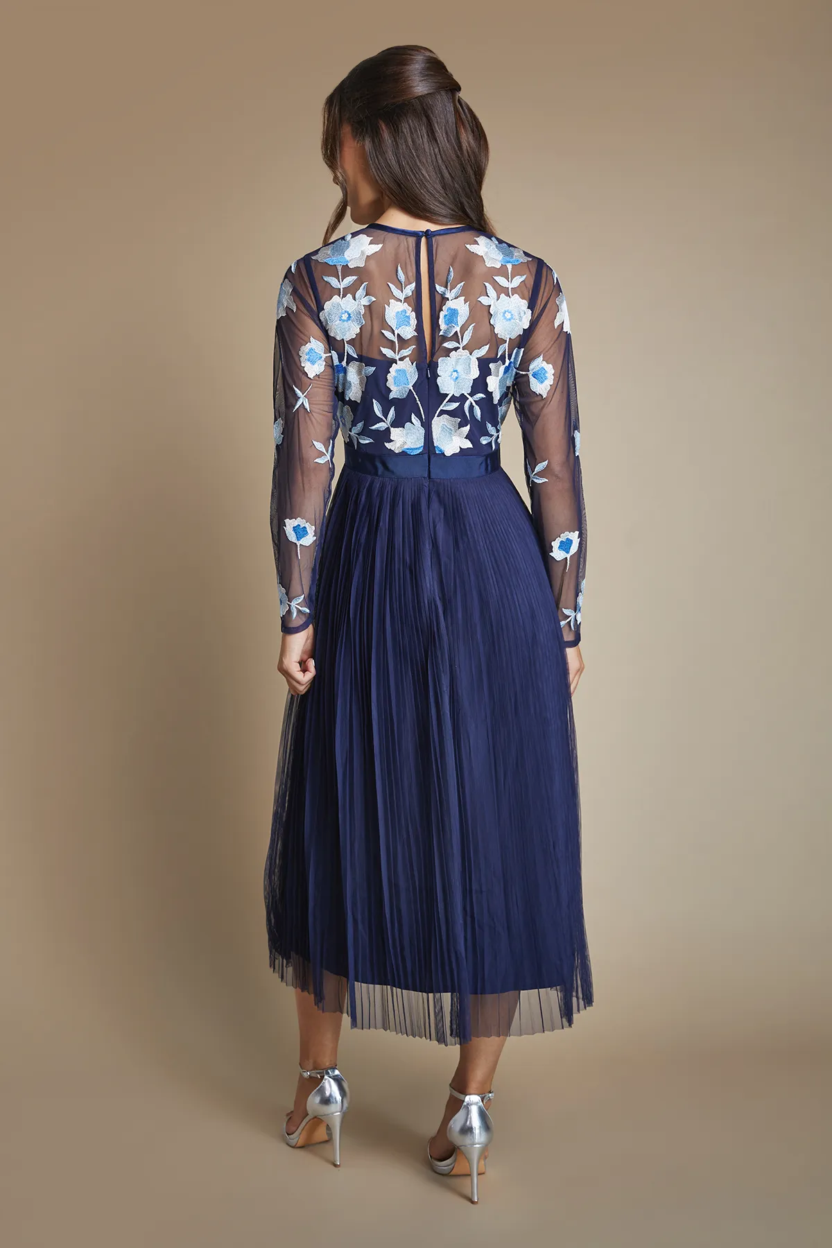 Embroidered Pleat Maxi Bridesmaid Dress - foto 3